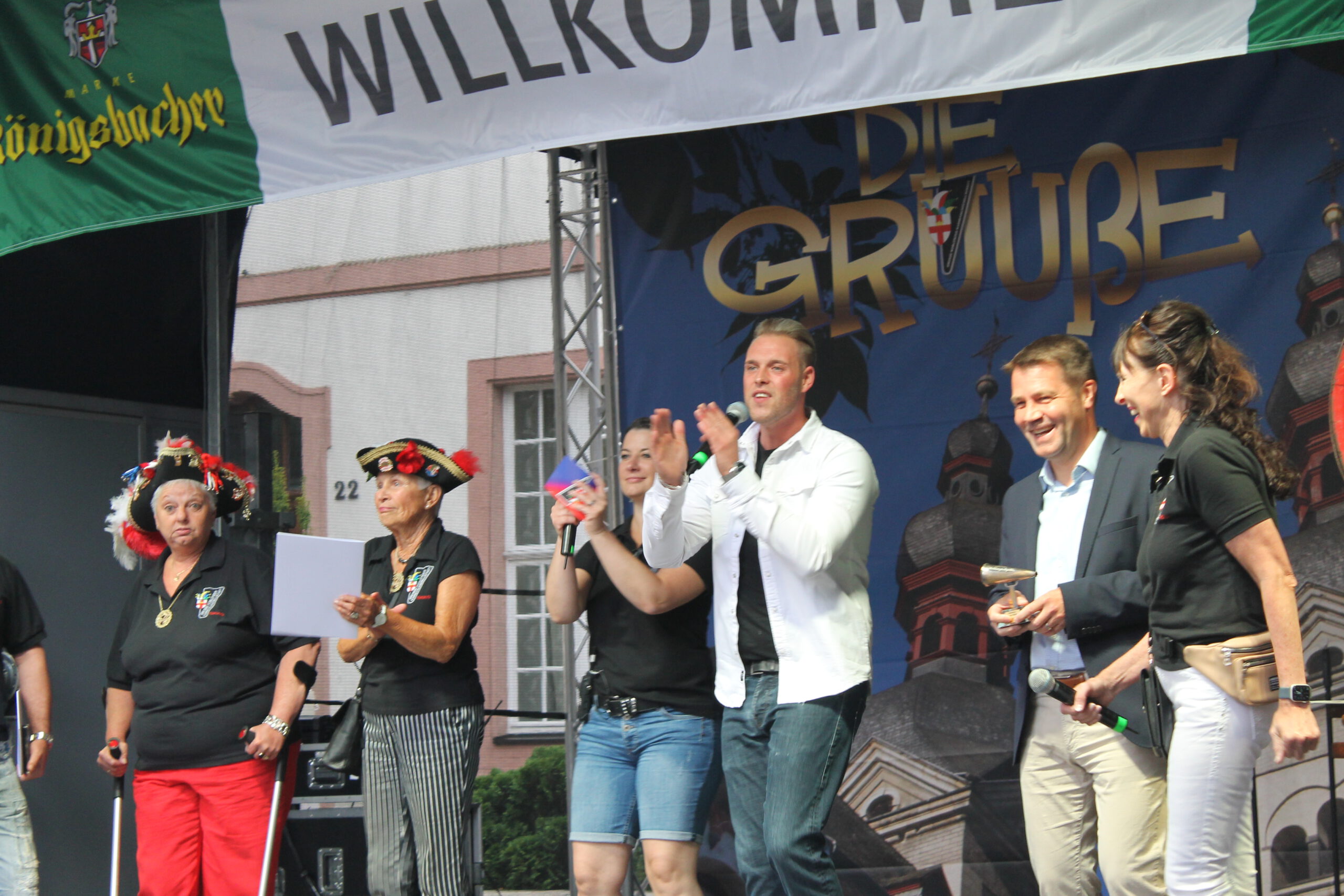 Daniel Ferber auf der Bühne beim Koblenzer Altstadtfest